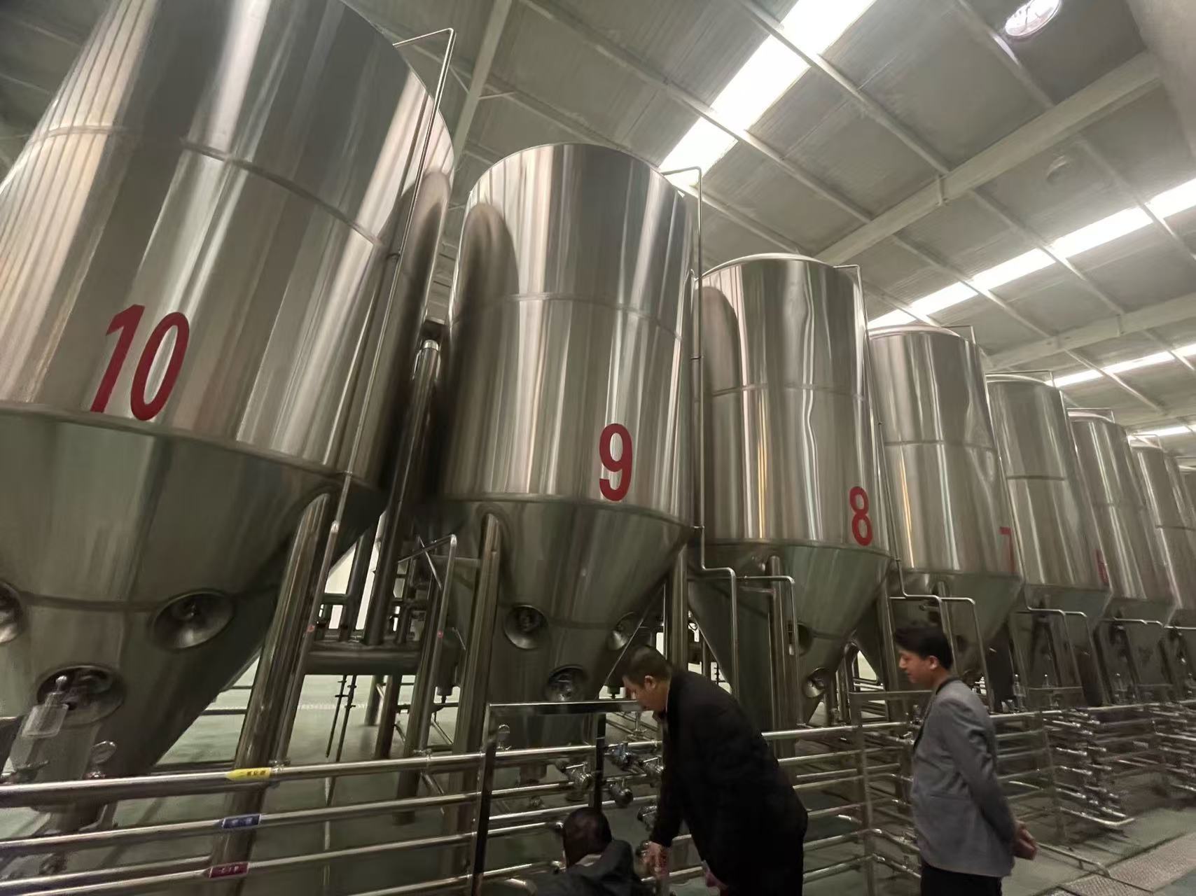 彭水精酿啤酒设备厂—平面布置、设备设计、制造、调试、培训等一条龙服务